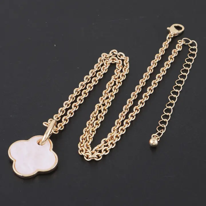 Marble Clover Chain Necklace